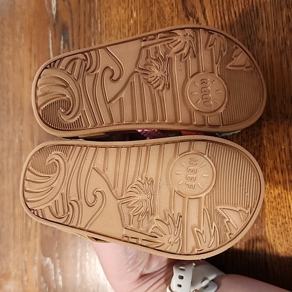 Reef Sandals - Picture 3 of 4